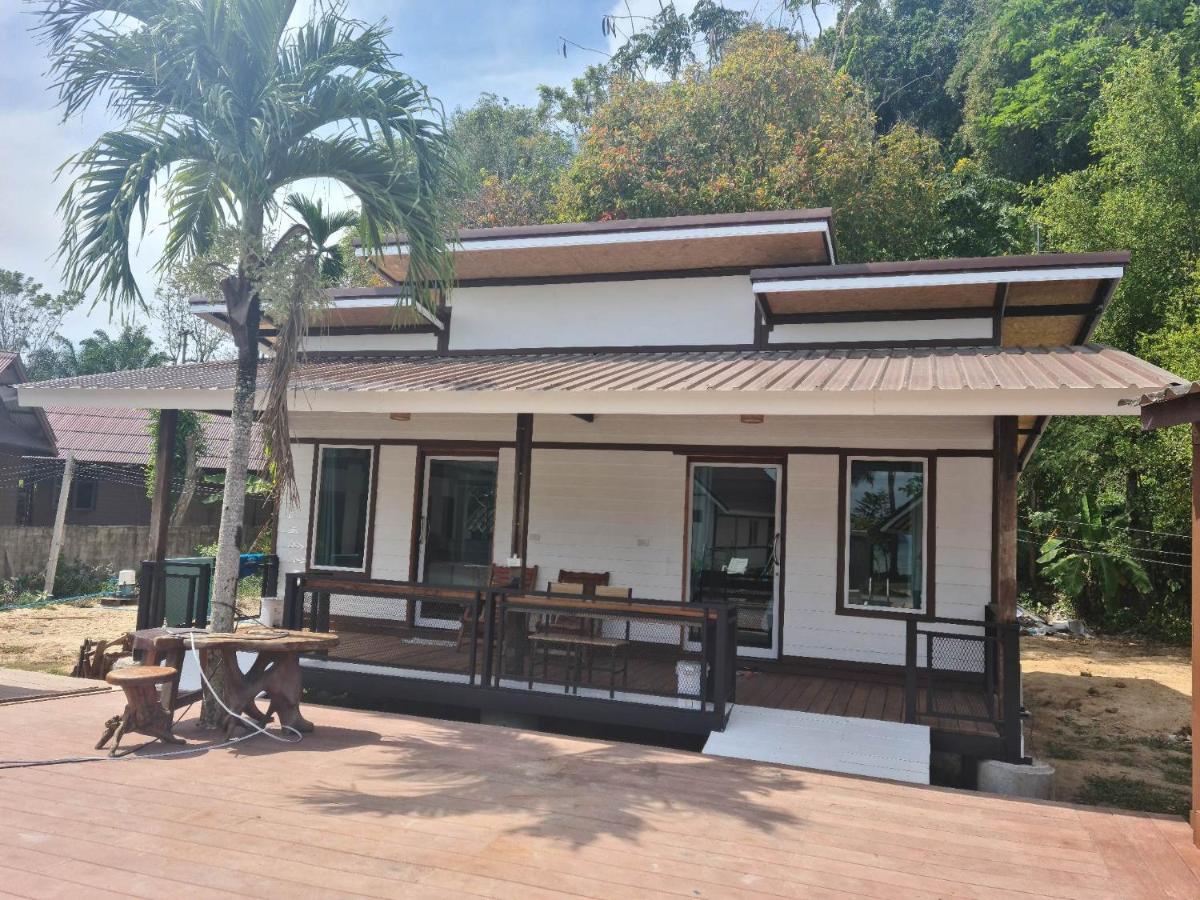 ホテル Sunrise House ヤオノイ島 エクステリア 写真