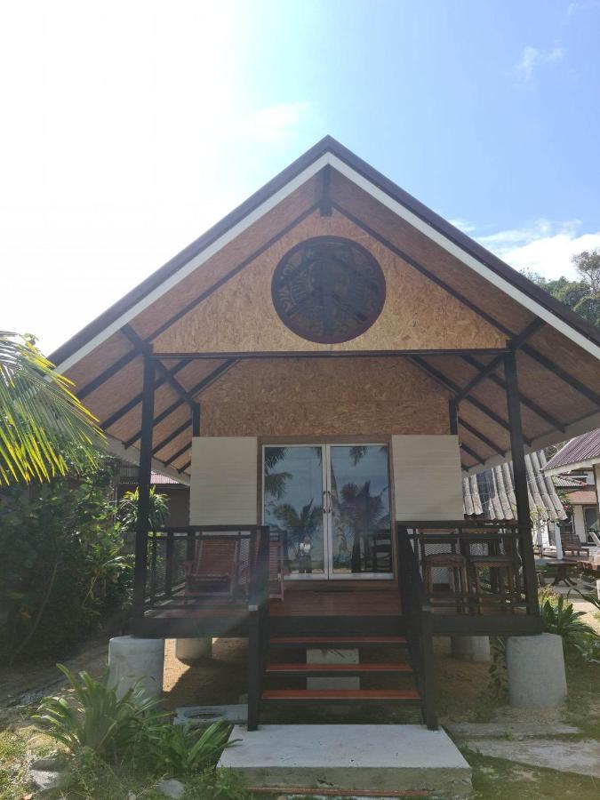 ホテル Sunrise House ヤオノイ島 エクステリア 写真