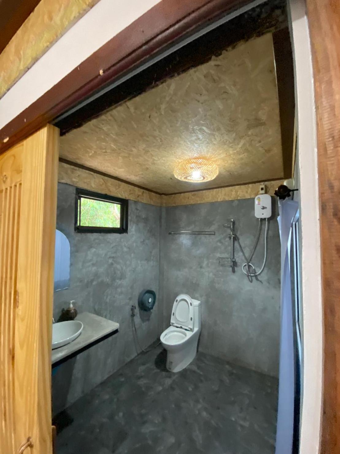 ホテル Sunrise House ヤオノイ島 エクステリア 写真